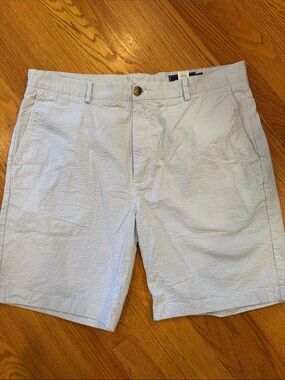Like New Vineyard Vines Seersucker Shorts Size 38